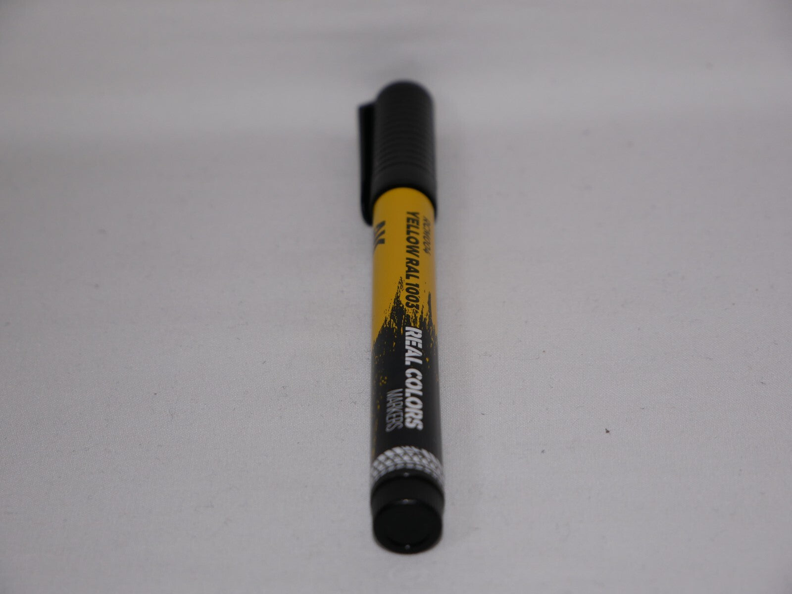 AK Interactive Real Colors Acrylic Fast Dry Marker Pens Yellow RAL 1003 - RCM004
