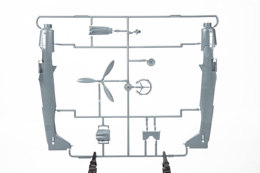 Eduard 1:48 Scale Plastic Model Kits Focke-Wulf Fw 190D-9 Weekend Edition - 84102