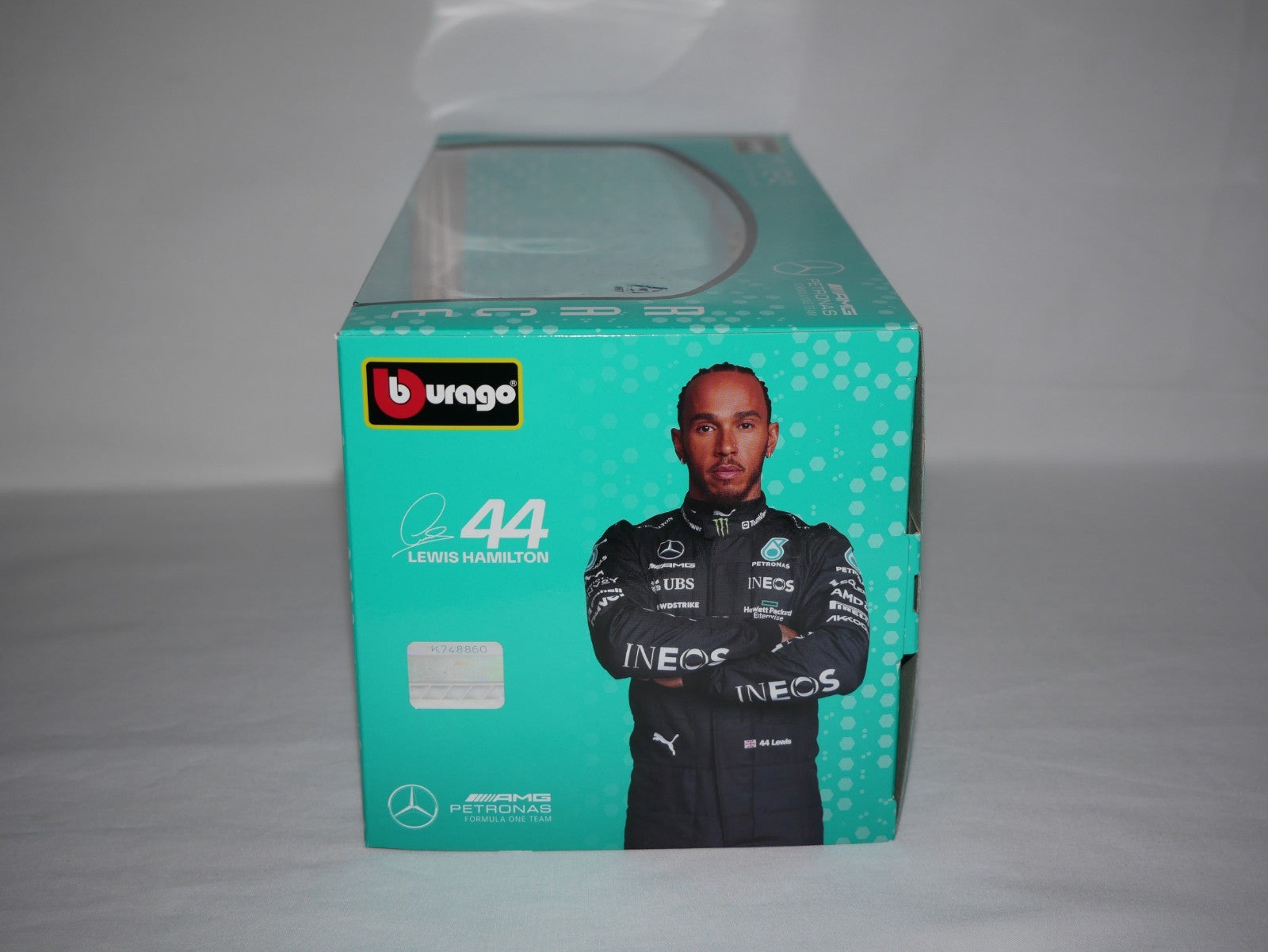 Burago 1:24 Mercedes-AMG Petronas F1 W14 With No.44 Hamilton Figure - #18-28037H