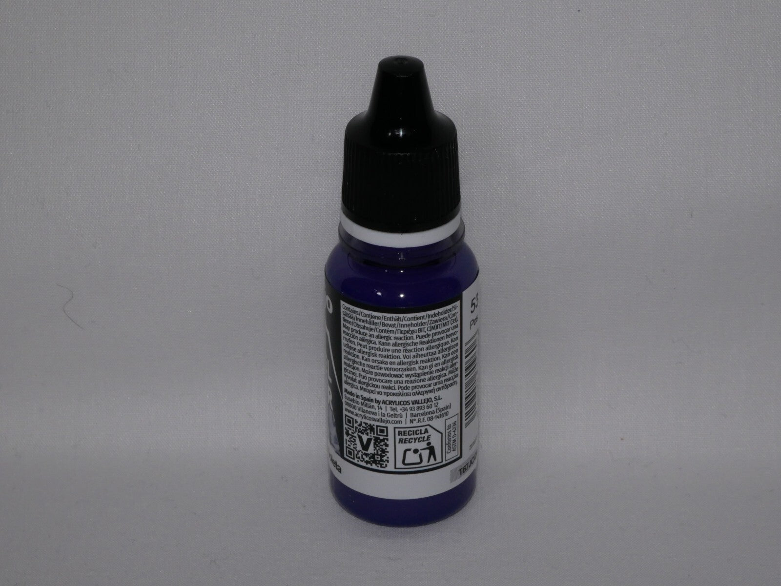 Vallejo Model Color Violet Acrylic 18ml/0.6 fl oz Dropper Bottle - 70.960