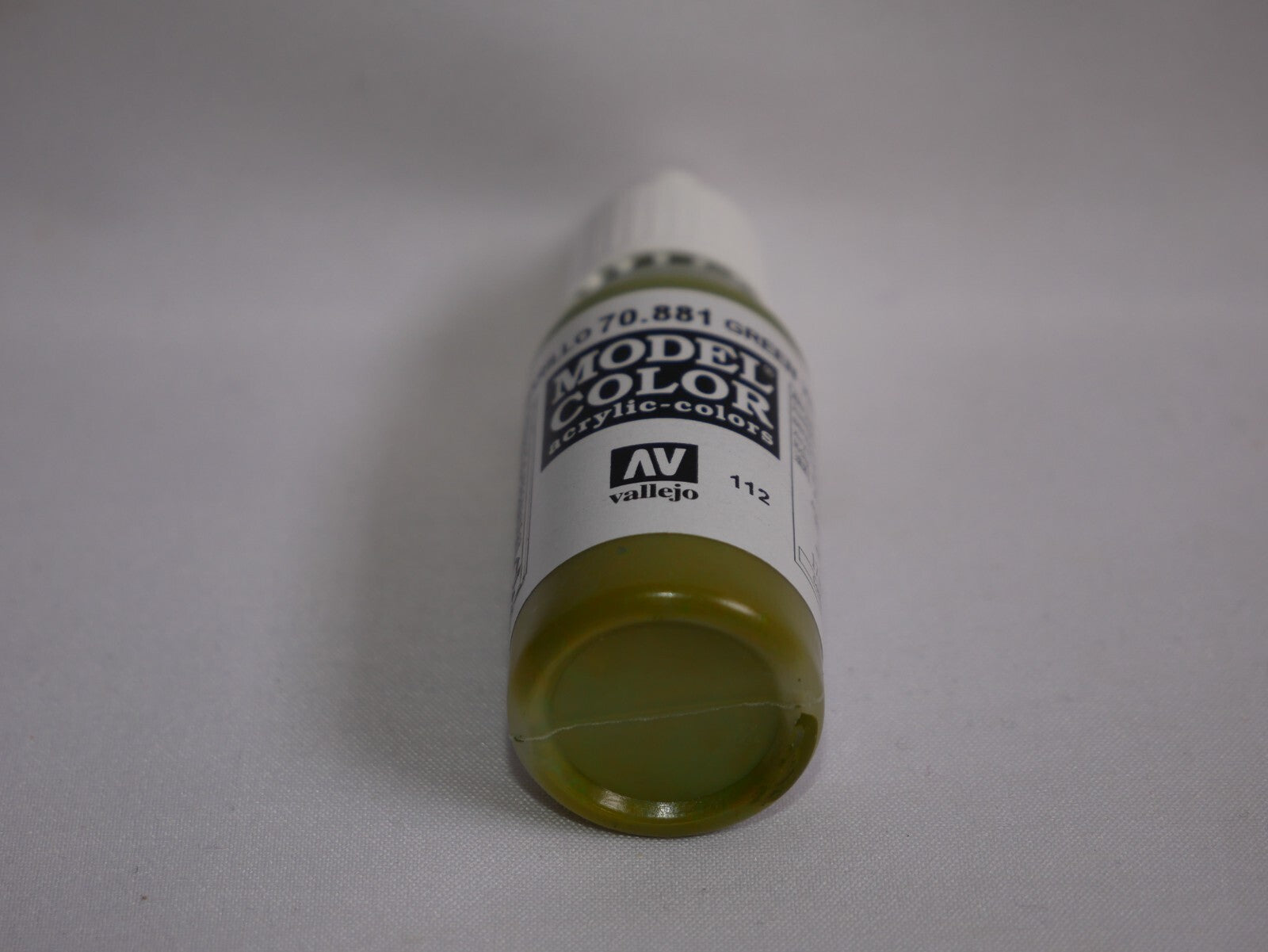 Vallejo Model Color Yellow Green Acrylic 17ml/0.57 fl oz Dropper Bottle - 70.881