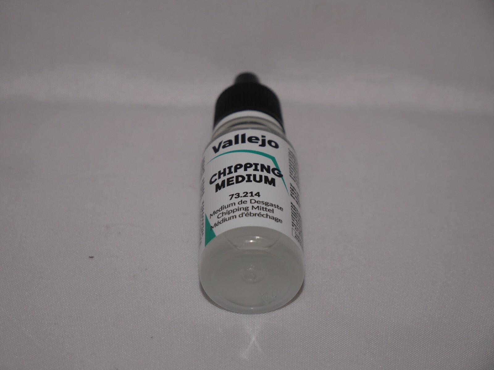 Vallejo Auxiliary Products Chipping Medium 18ml/0.60 fl oz Dropper Bottle 73.214