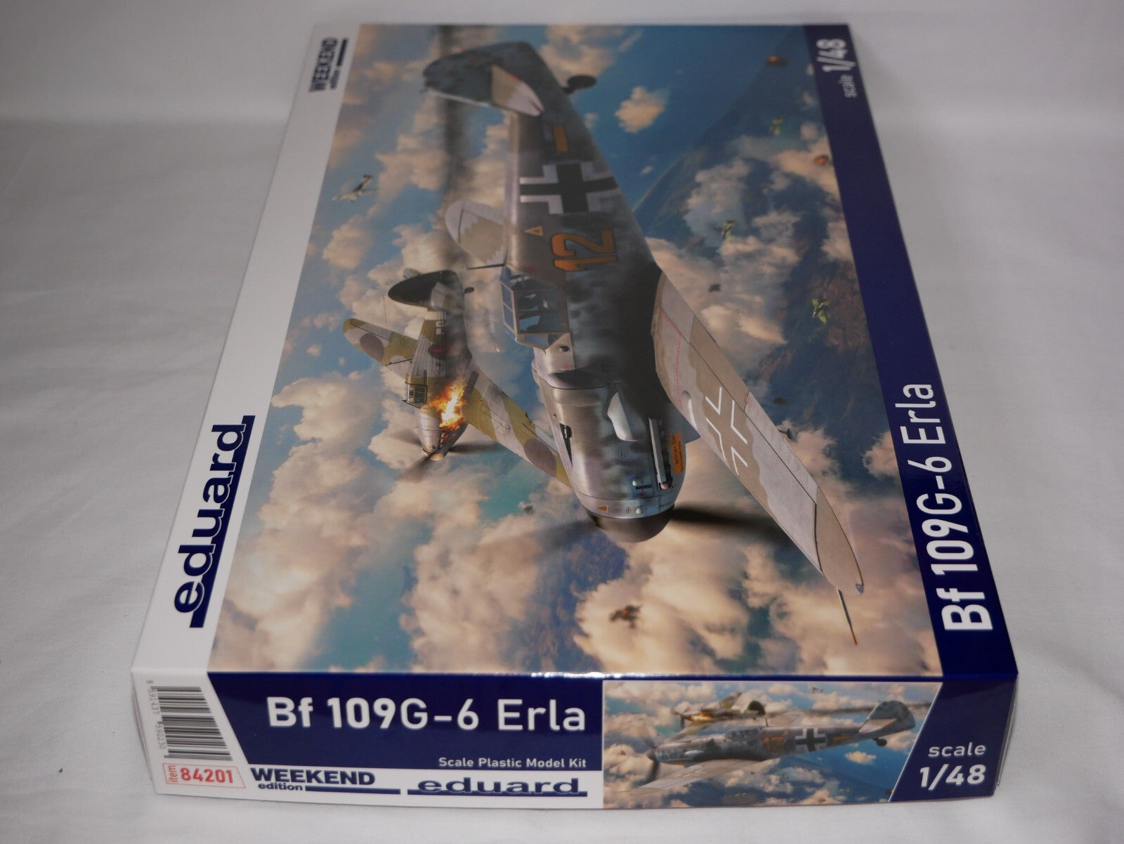 Eduard 1:48 Scale Model Kit Messerschmitt Bf 109G-6 Early Weekend Edition 84201