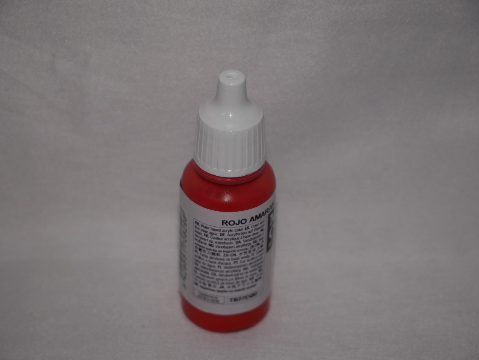Vallejo Model Color Amaranth Red Acrylic 17ml/0.57 fl oz Dropper Bottle - 70.829