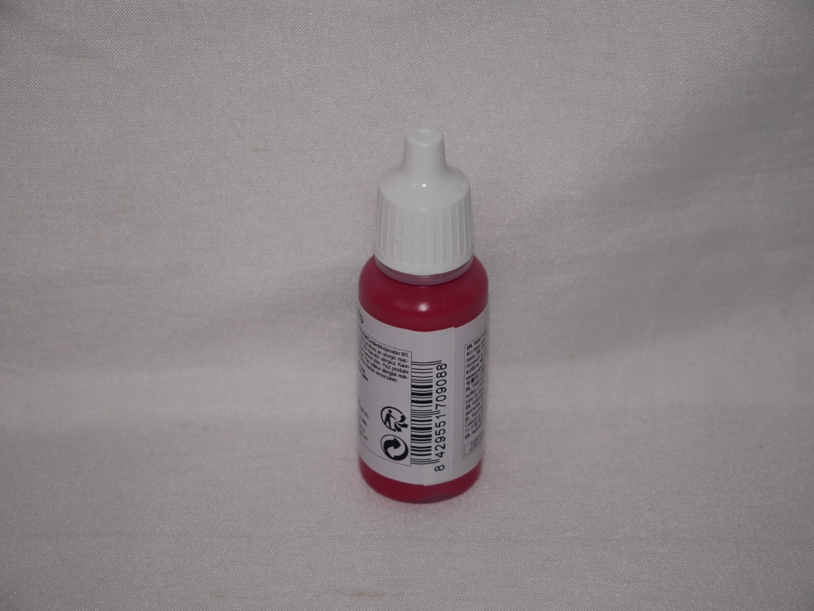 Vallejo Model Color Carmine Red Acrylic 17ml/0.57 fl oz Dropper Bottle - 70.908