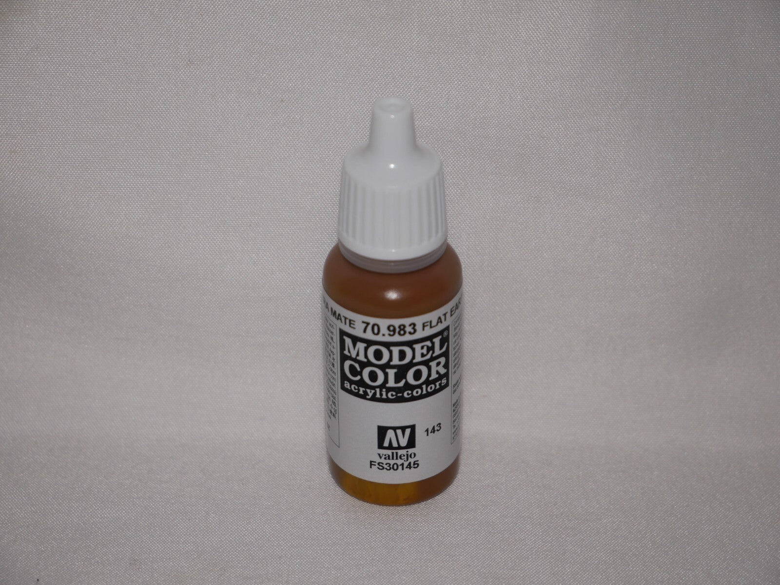 Vallejo Model Color Flat Earth Acrylic 17ml/0.57 fl oz Dropper Bottle - 70.983
