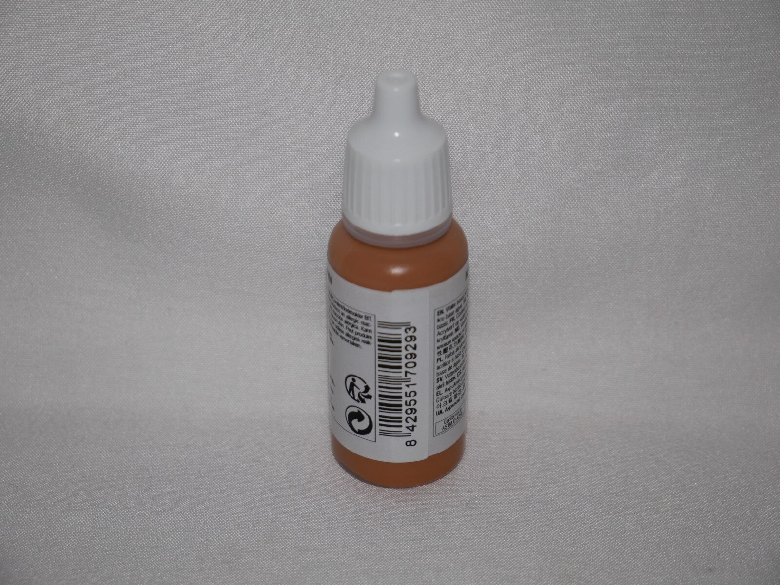 Vallejo Model Color Light Brown Acrylic 17ml/0.57 fl oz Dropper Bottle - 70.929