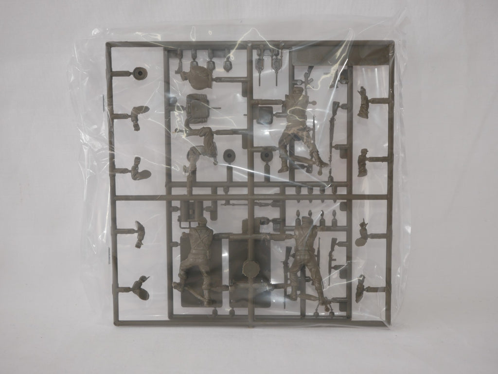 Tamiya Military Miniatures 1:35 Scale WWII US Army Infantry Plastic Kit - 35013