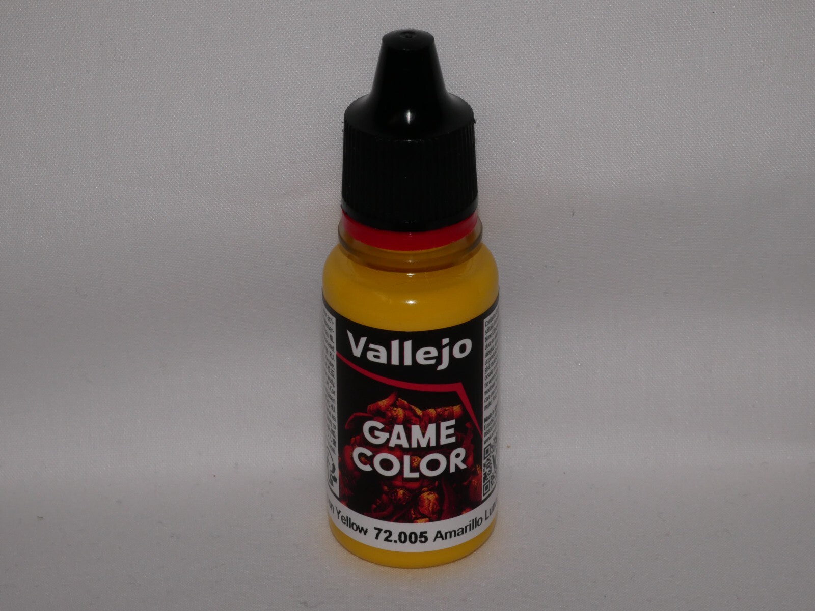 Vallejo Game Color Acrylic Moon Yellow 18ml/0.6 fl oz Dropper Bottle - 72.005