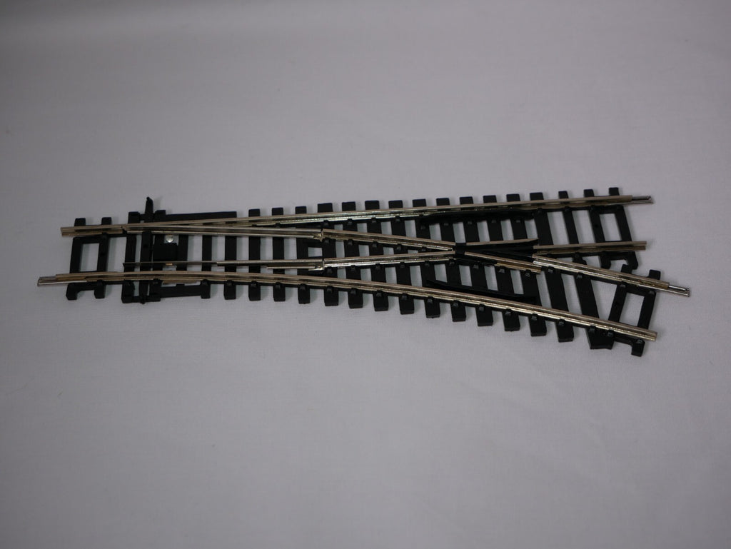 Hornby 1:76 Scale Model Railway Track Single Piece Right Hand Point - R8073