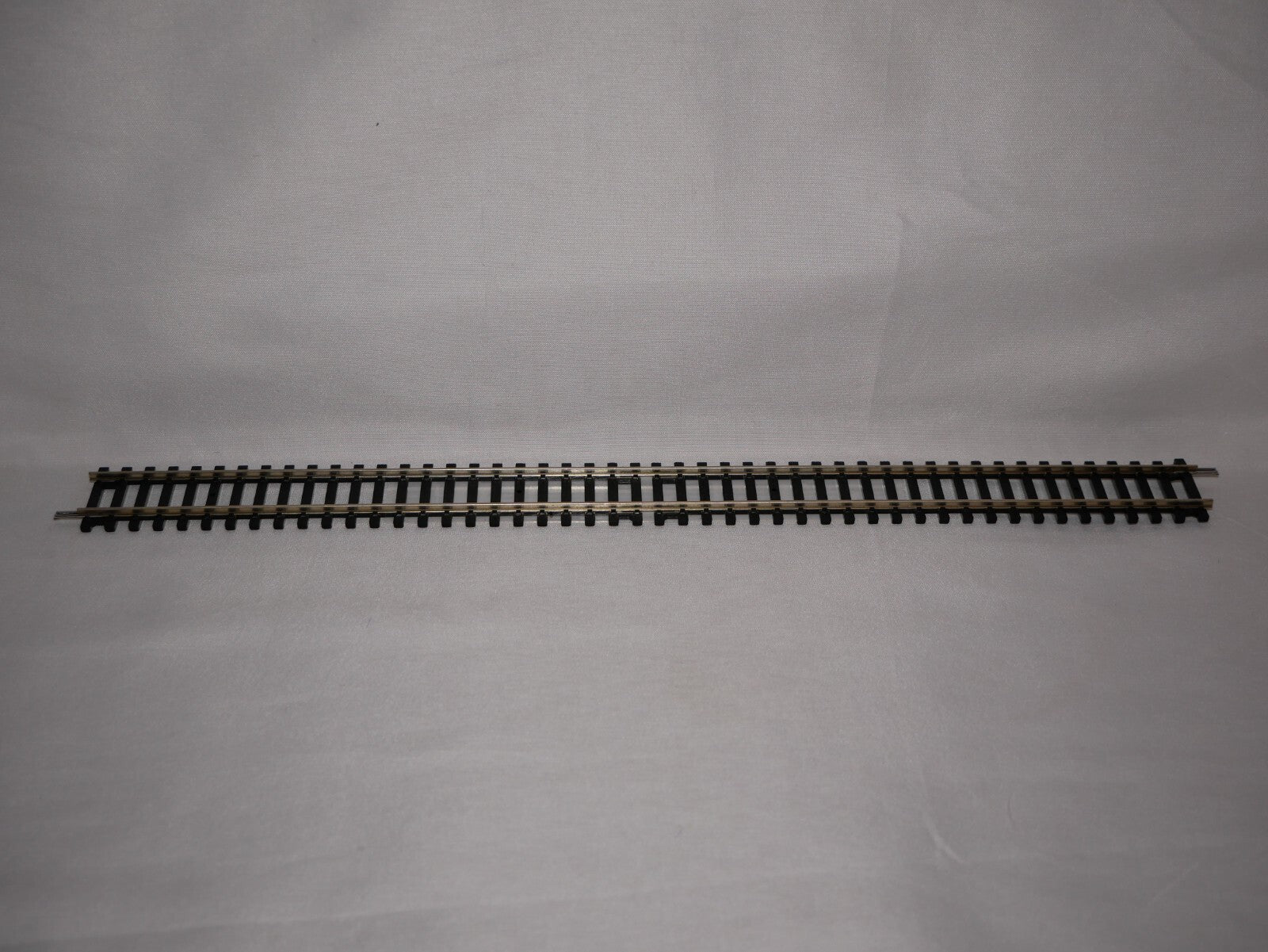 Hornby 1:76 Scale Model Railway Track Single Piece Double Straight Track R601