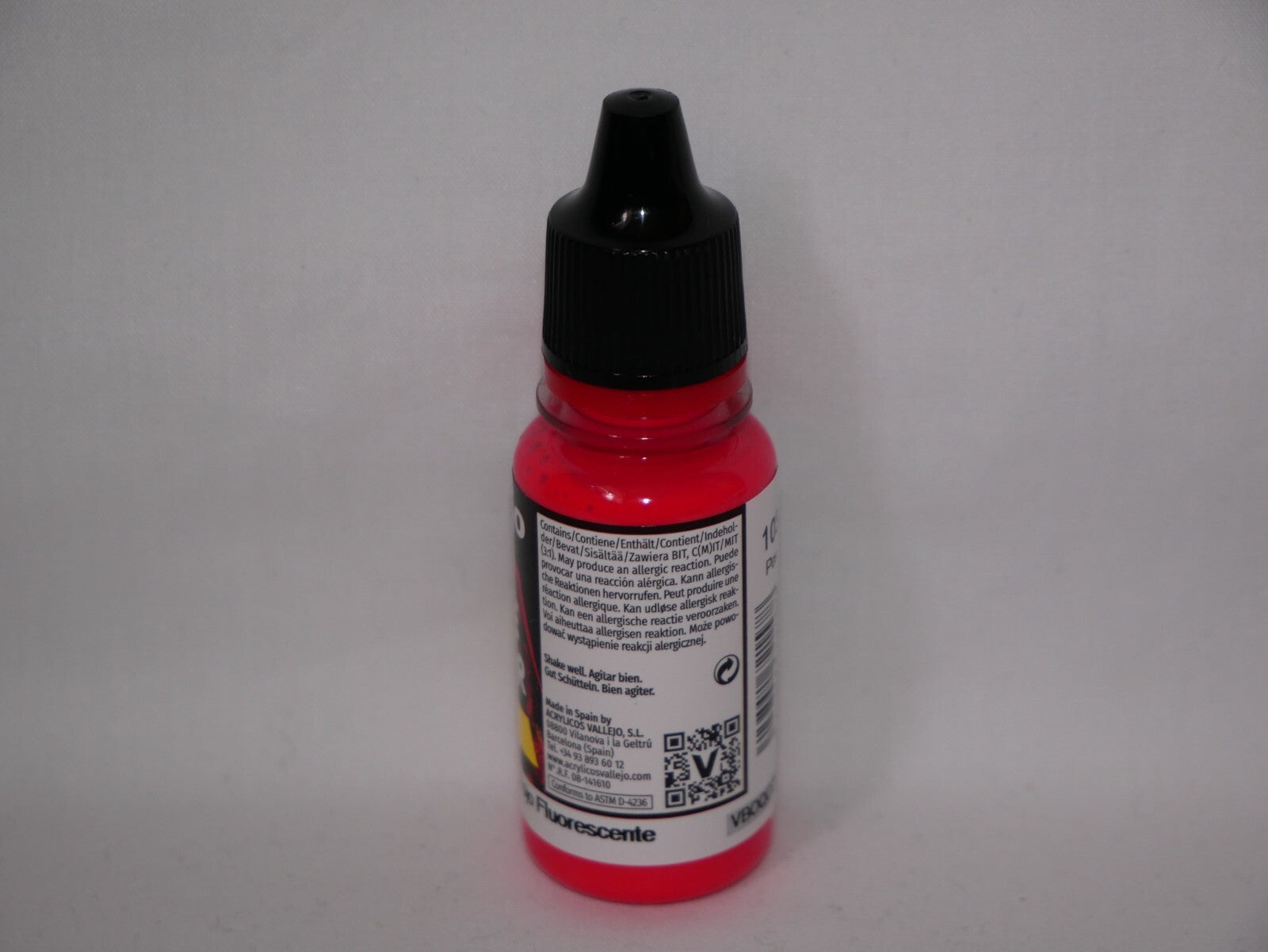 Vallejo Game Color Acrylic Range Fluorescent Red 18ml Dropper Bottle - 72.157