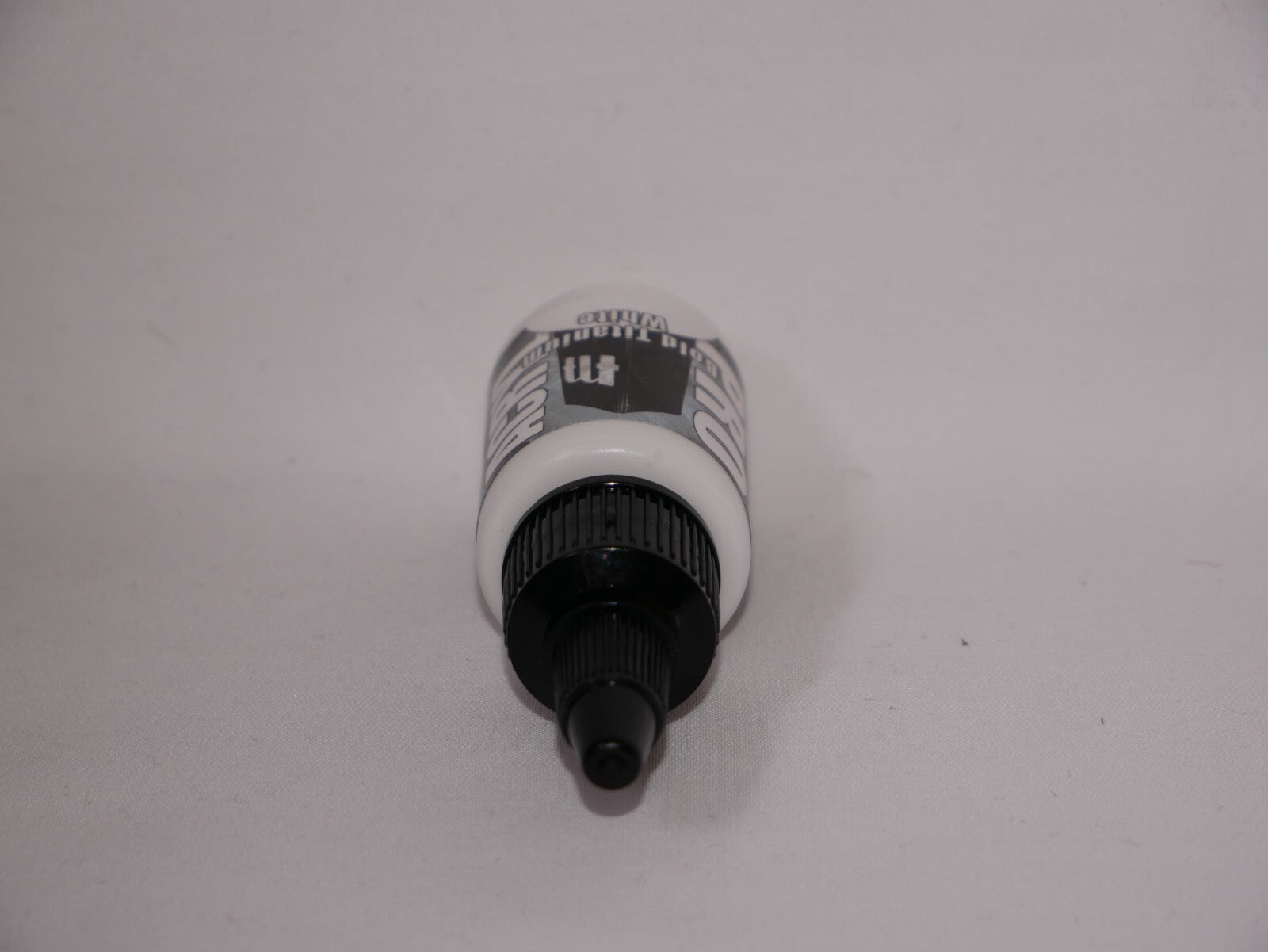 Monument Hobbies Pro Acryl Bold Titanium White 22ml Twist Top Bottle - (MPA-001)