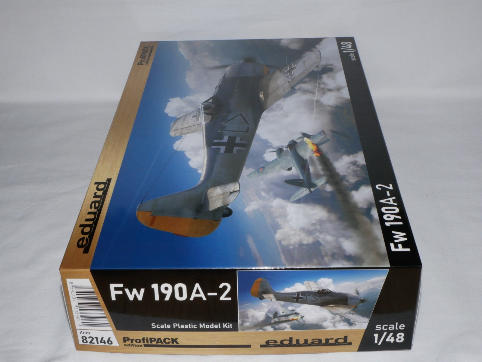 Eduard 1:48 Scale Plastic Kits Focke-Wulf Fw 190A-2 ProfiPACK Edition - 82146
