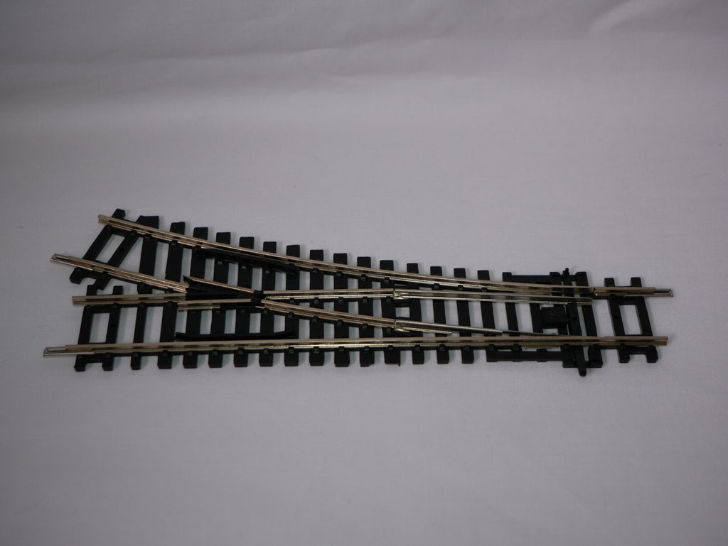 Hornby 1:76 Scale Model Railway Track Single Piece Right Hand Point - R8073