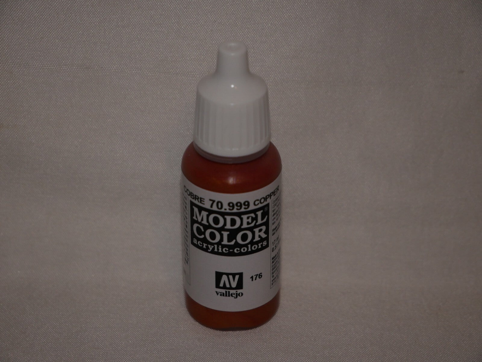 Vallejo Model Color Copper Metallic Acrylic 17ml/0.57 fl oz Dropper - 70.999