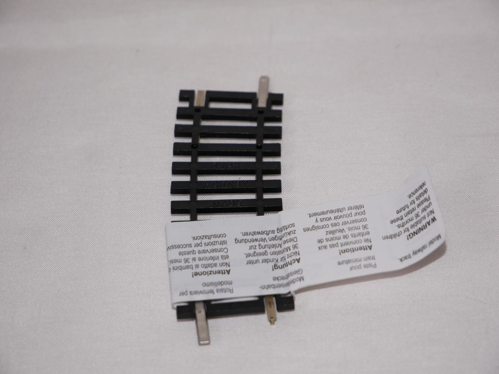Hornby 1:76 Model Railway Track Single Piece 2nd Radius Half 11.25deg Curve R643