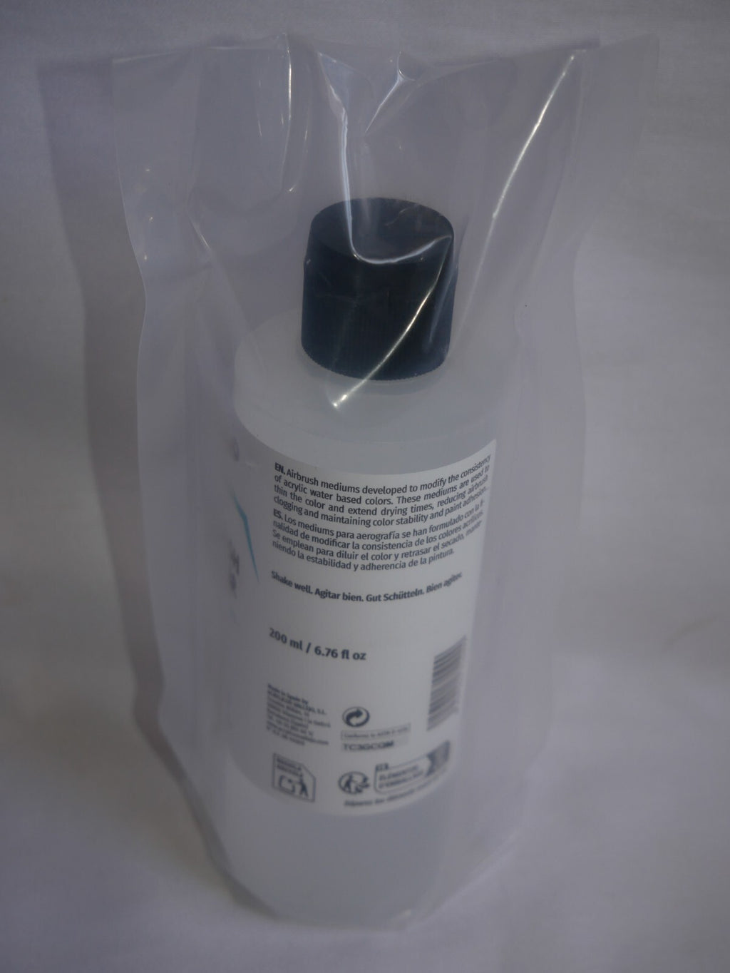 Vallejo Airbrush Mediums Airbrush Cleaner 200ml / 6.76 fl oz Bottle - 71.199