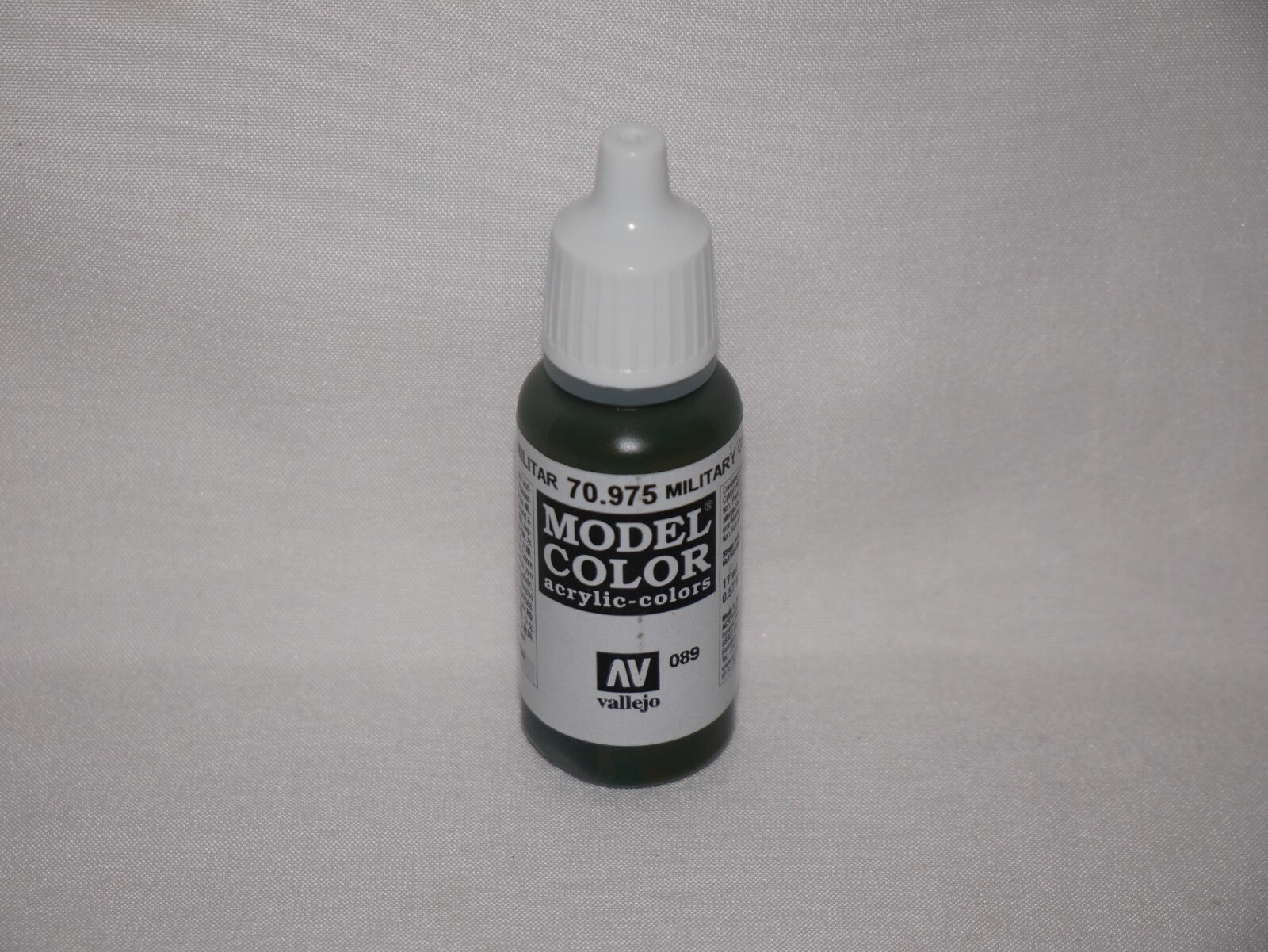 Vallejo Model Color Military Green Acrylic 17ml/0.57 fl oz Dropper Bottle 70.975