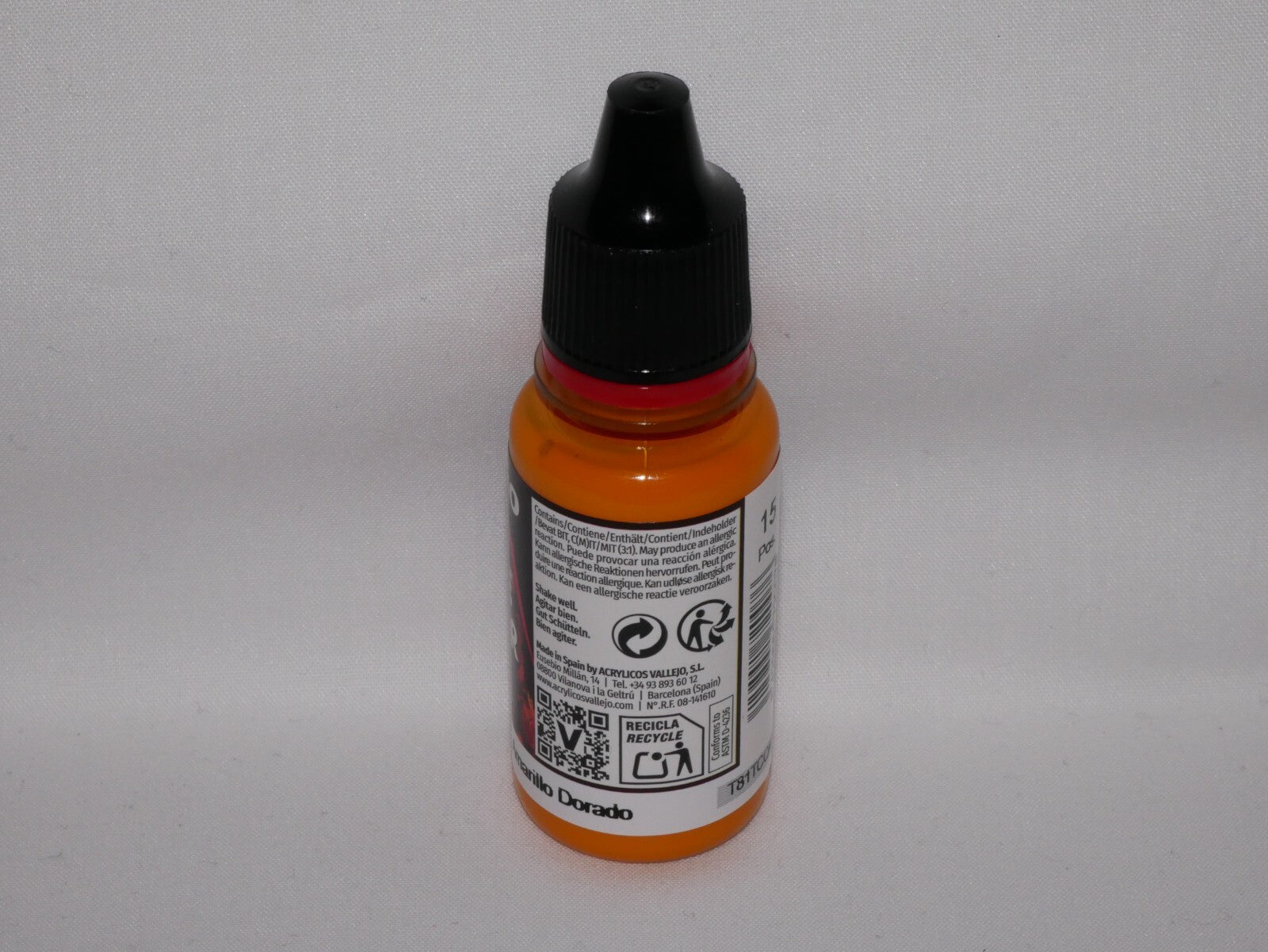 Vallejo Game Color Acrylic Gold Yellow 18ml/0.6 fl oz Dropper Bottle - 72.007