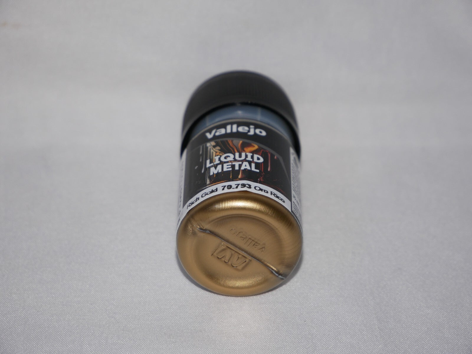 Vallejo Liquid Metal Rich Gold Metallic Alcohol Based 35ml / 1.15 fl oz - 70.793