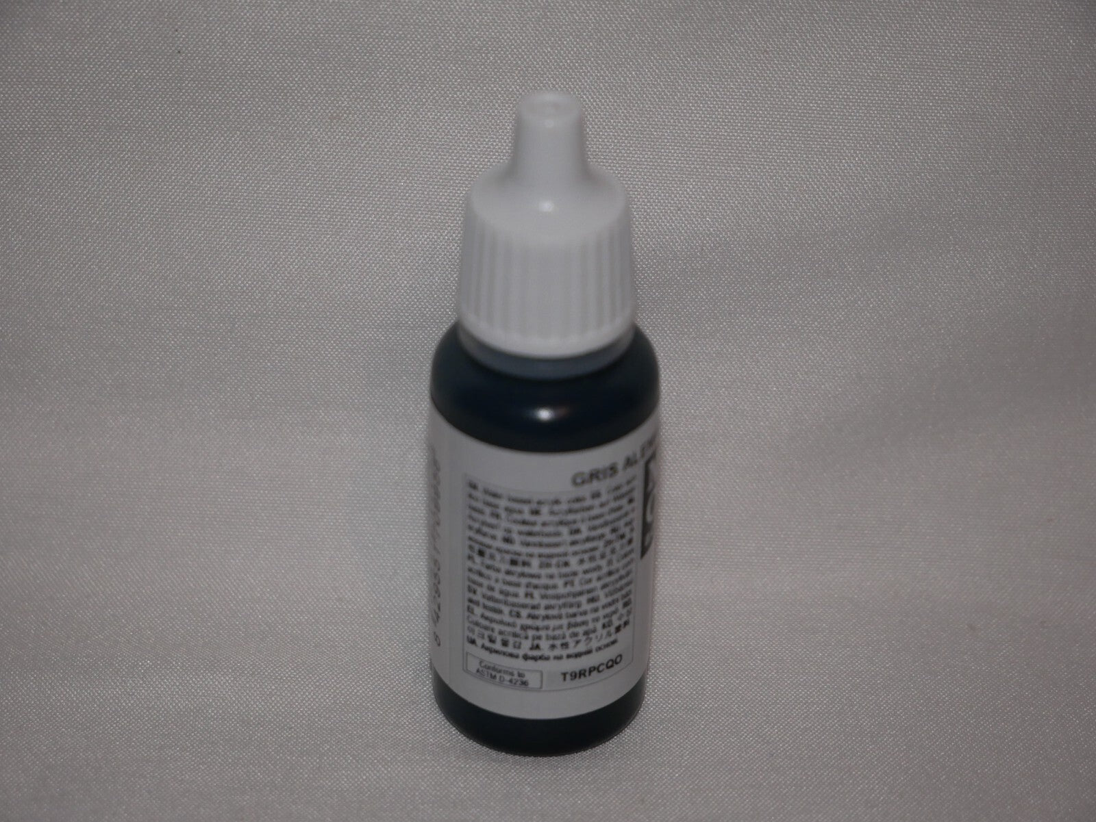 Vallejo Model Color German Grey Acrylic 17ml/0.57 fl oz Dropper Bottle  - 70.995