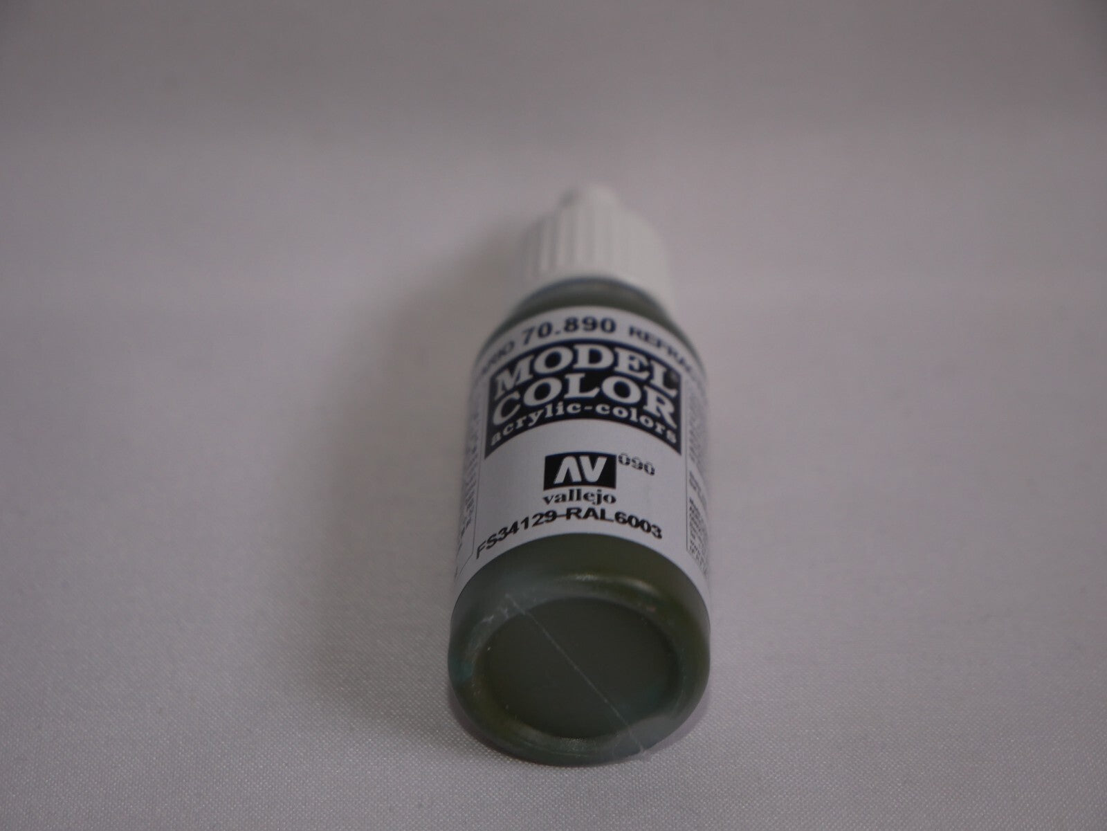 Vallejo Model Color Refractive Green Acrylic 17ml/0.57 fl oz Dropper - 70.890