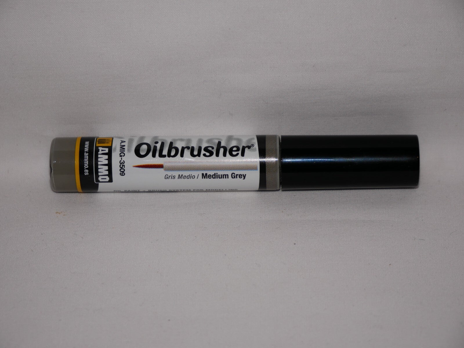 Ammo By Mig Jimenez Medium Grey Oilbrusher With Fine Brush Applicator A.MIG-3509