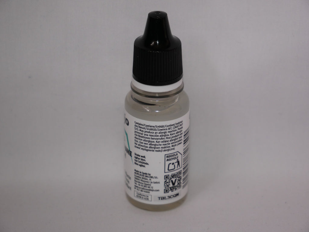 Vallejo Auxiliary Products Gloss Polyurethane Varnish 18ml Dropper Bottle 72.650