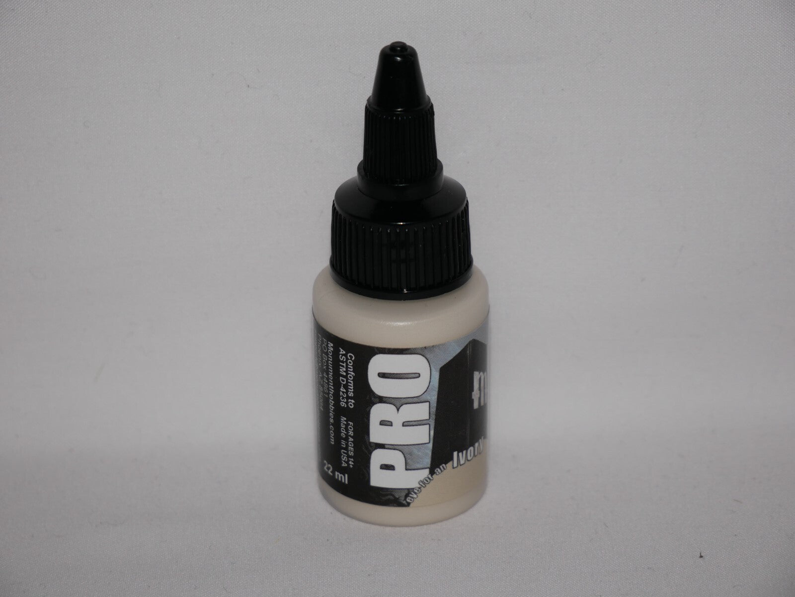 Monument Hobbies Pro Acryl Paint Range Ivory 22ml Twist Top Bottle - (MPA-023)