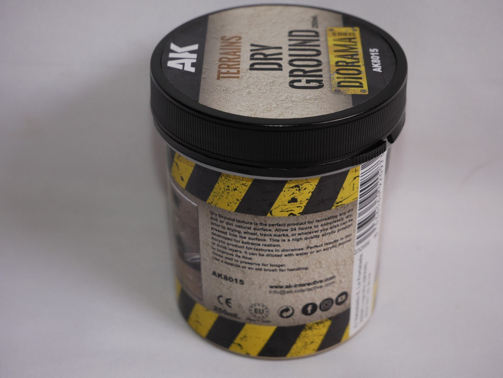 AK Interactive Diorama Terrains Series Dry Ground Acrylic Texture 250ml - AK8015