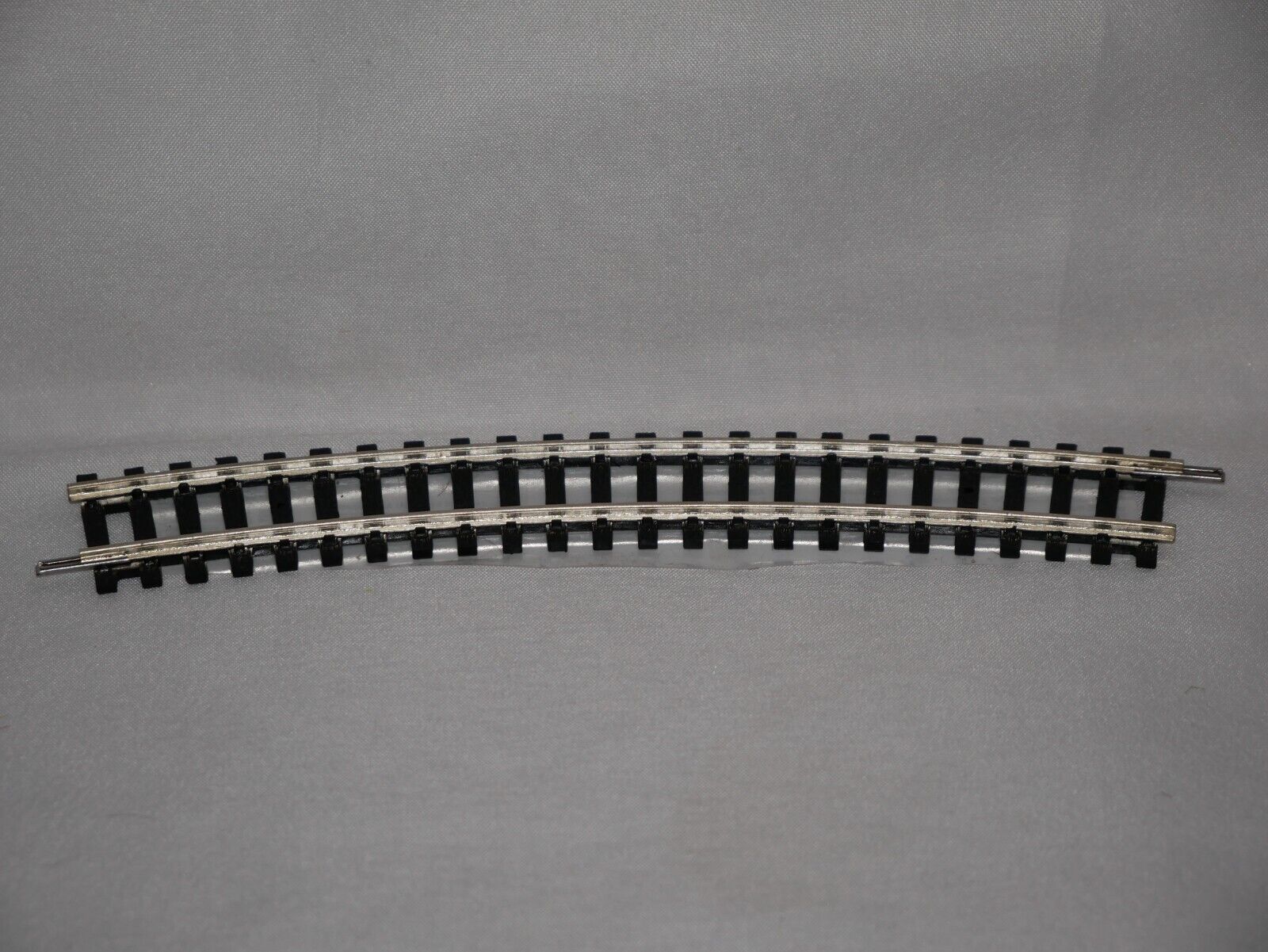 Hornby 1:76 Model Railway Track Single Piece 2nd Radius Standard Curve Arc R606