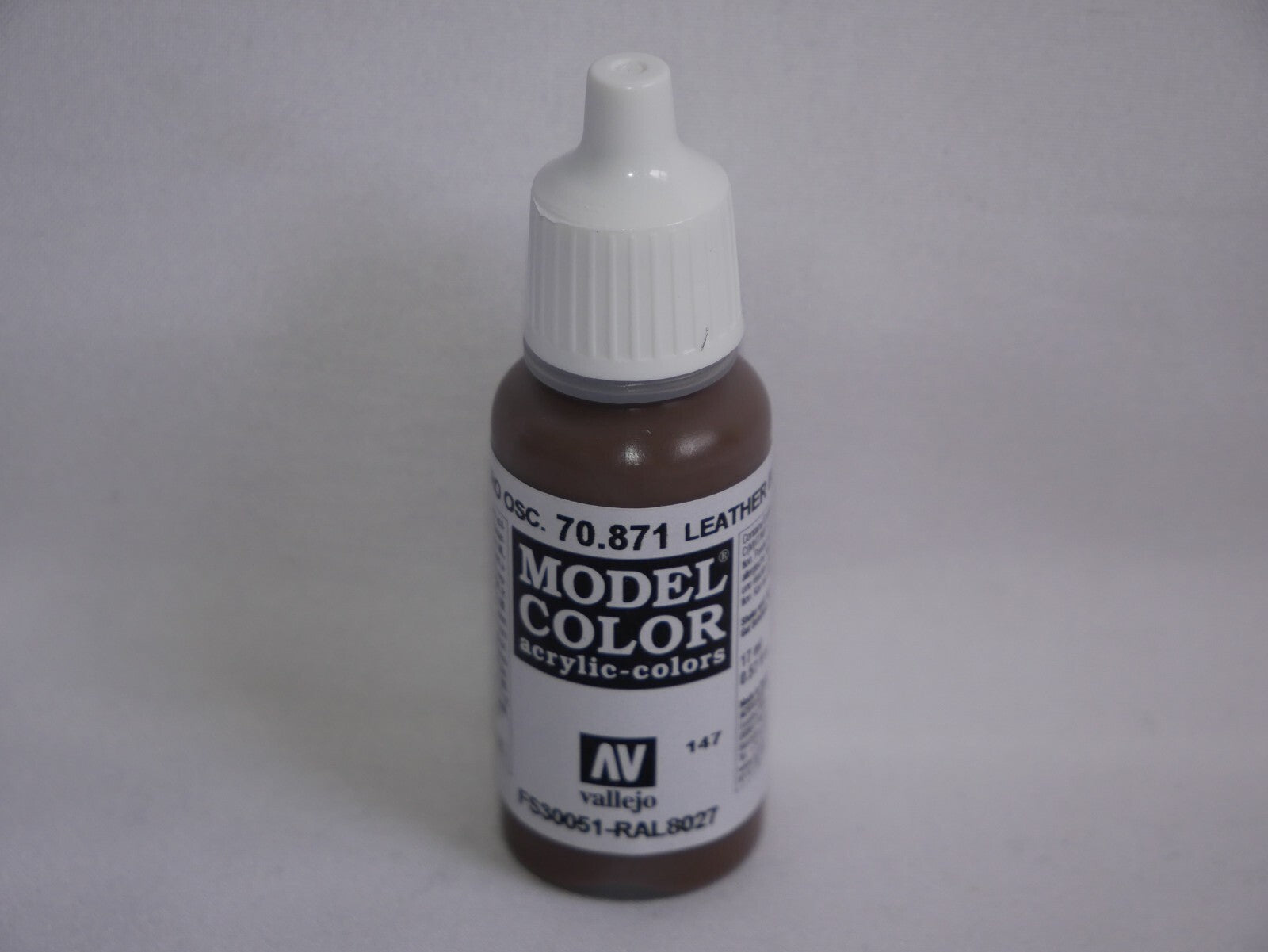 Vallejo Model Color Leather Brown Acrylic 17ml/0.57 fl oz Dropper Bottle 70.871