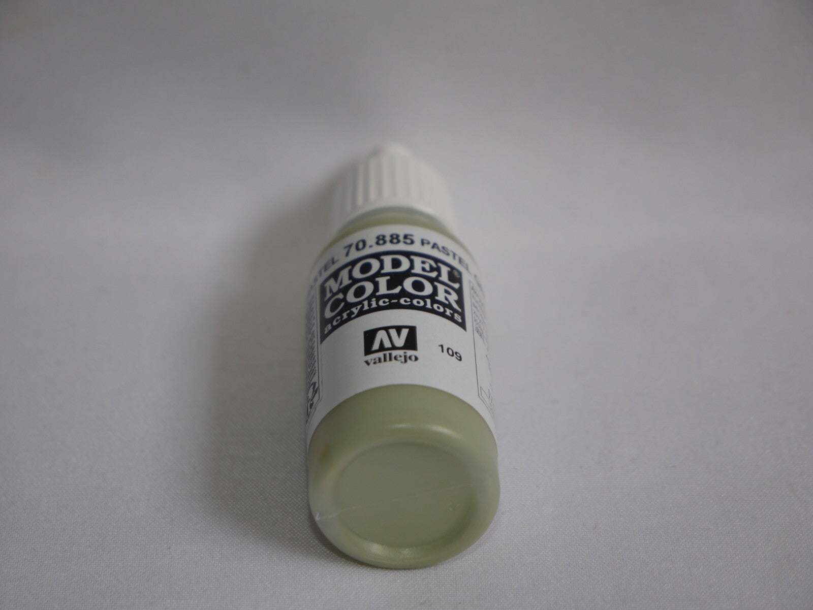 Vallejo Model Color Pastel Green Acrylic 17ml /0.57 fl oz Dropper - 70.885