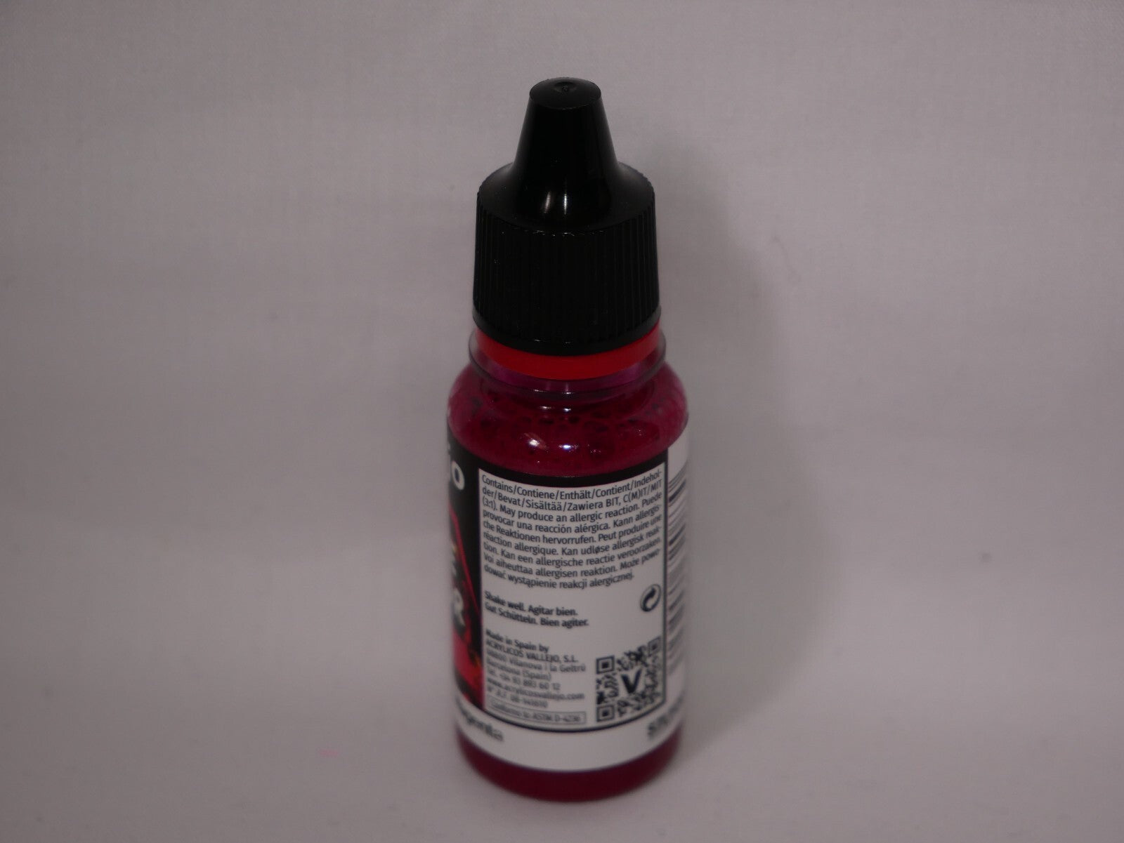 Vallejo Game Color Acrylic Inks Magenta 18ml/0.6 fl oz Dropper Bottle - 72.083