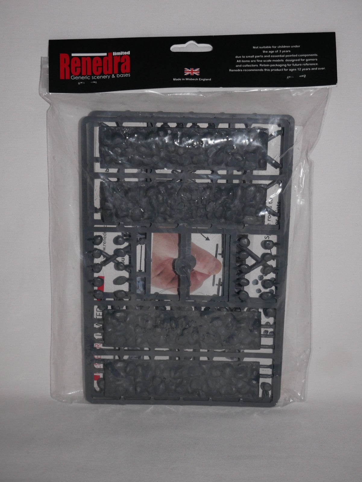 Renedra Ltd 1:56 Scale Hard Plastic Cross & Rail Fencing With Stone Bases - RN23