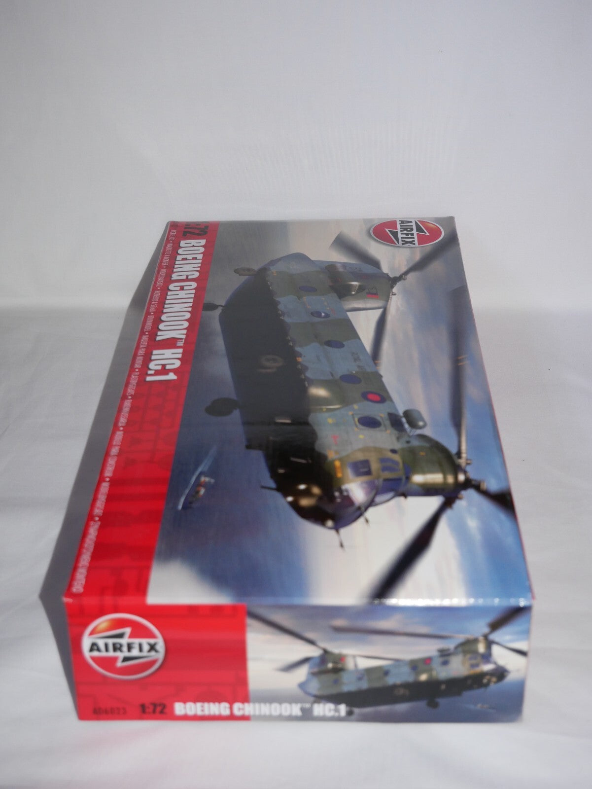 Airfix 1:72 Scale Model Kits Boeing Chinook HC.1 Helicopter Skill Level 3 A06023