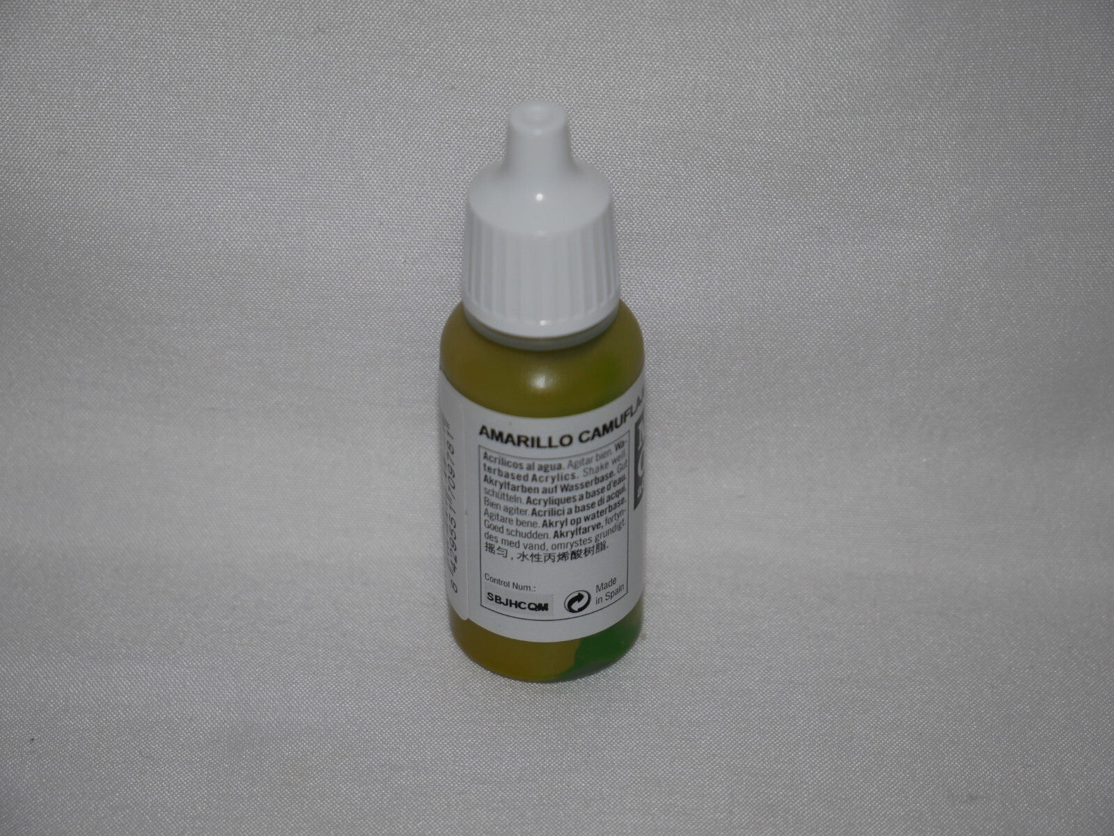 Vallejo Model Color Dark Yellow Acrylic 17ml/0.57 fl oz Dropper Bottle - 70.978