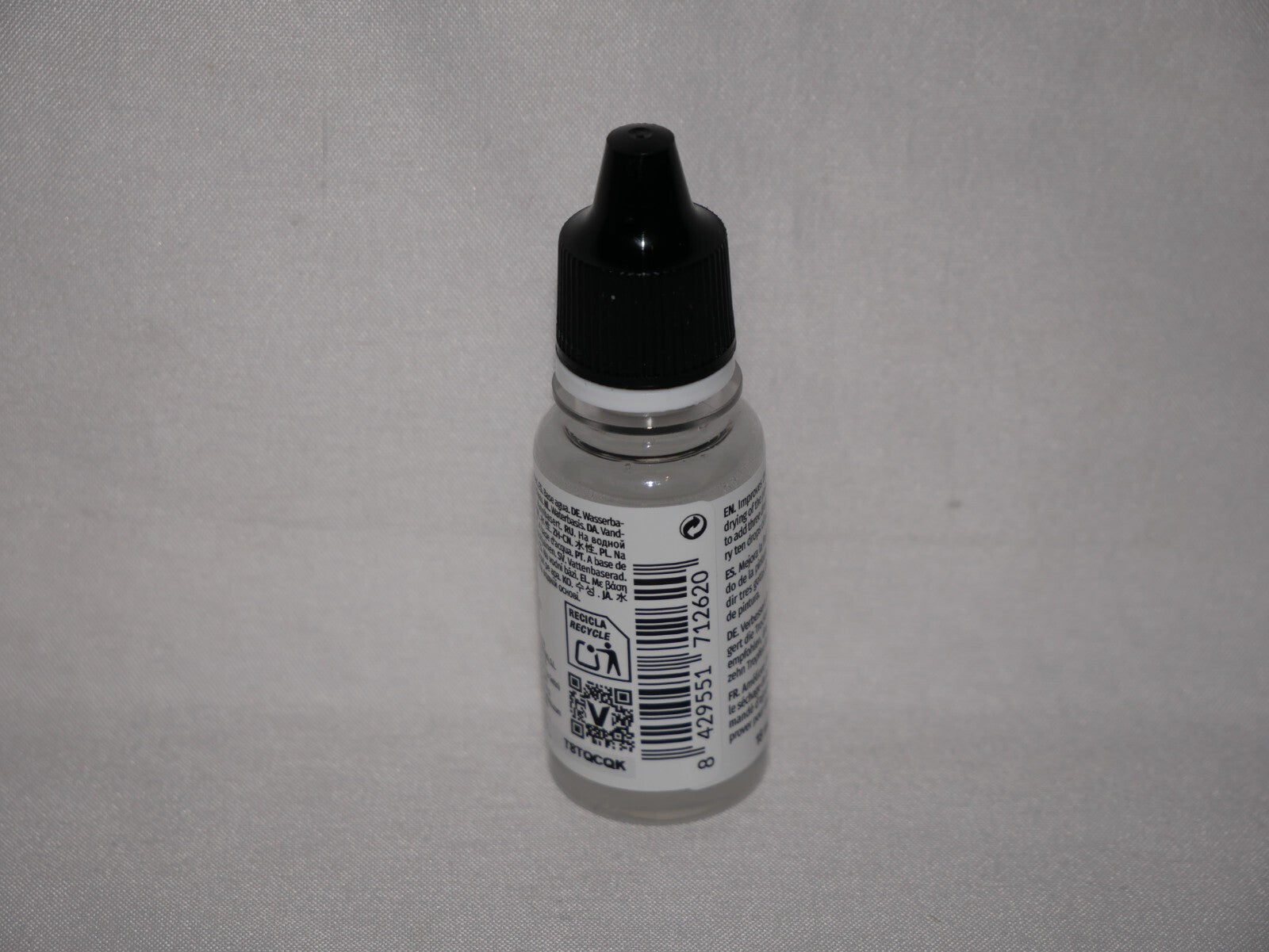 Vallejo Auxiliary Products Airbrush Flow Improver 18ml Dropper Bottle - 71.262