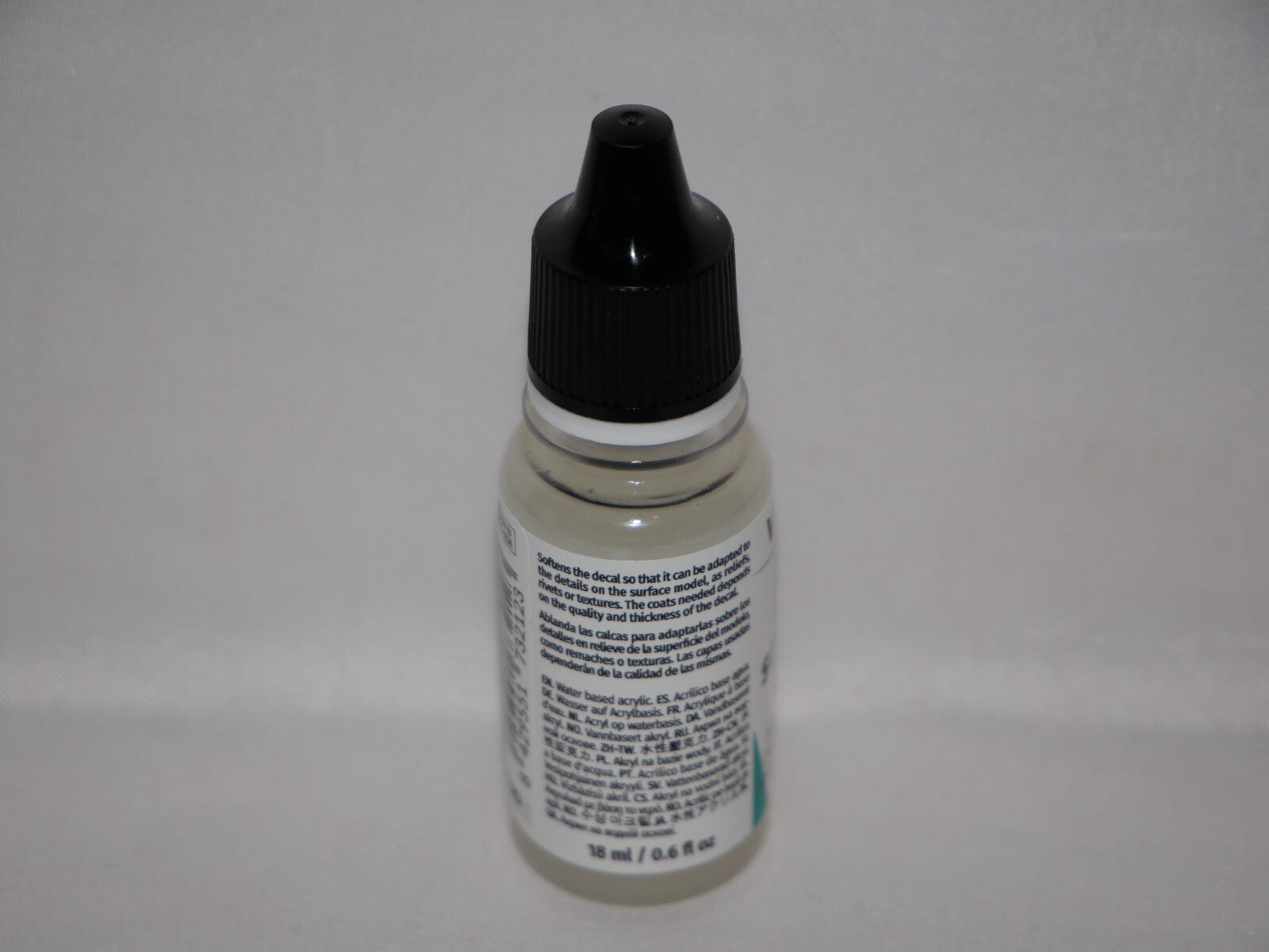 Vallejo Auxiliary Products Decal Softener 18ml/0.60 fl oz Dropper Bottle 73.212