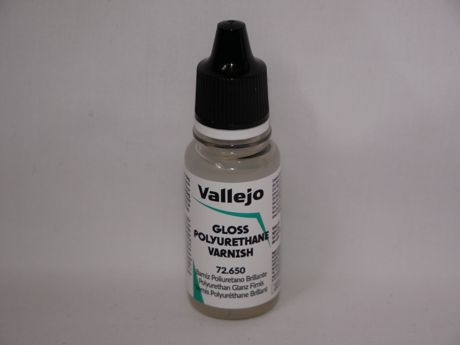 Vallejo Auxiliary Products Gloss Polyurethane Varnish 18ml Dropper Bottle 72.650