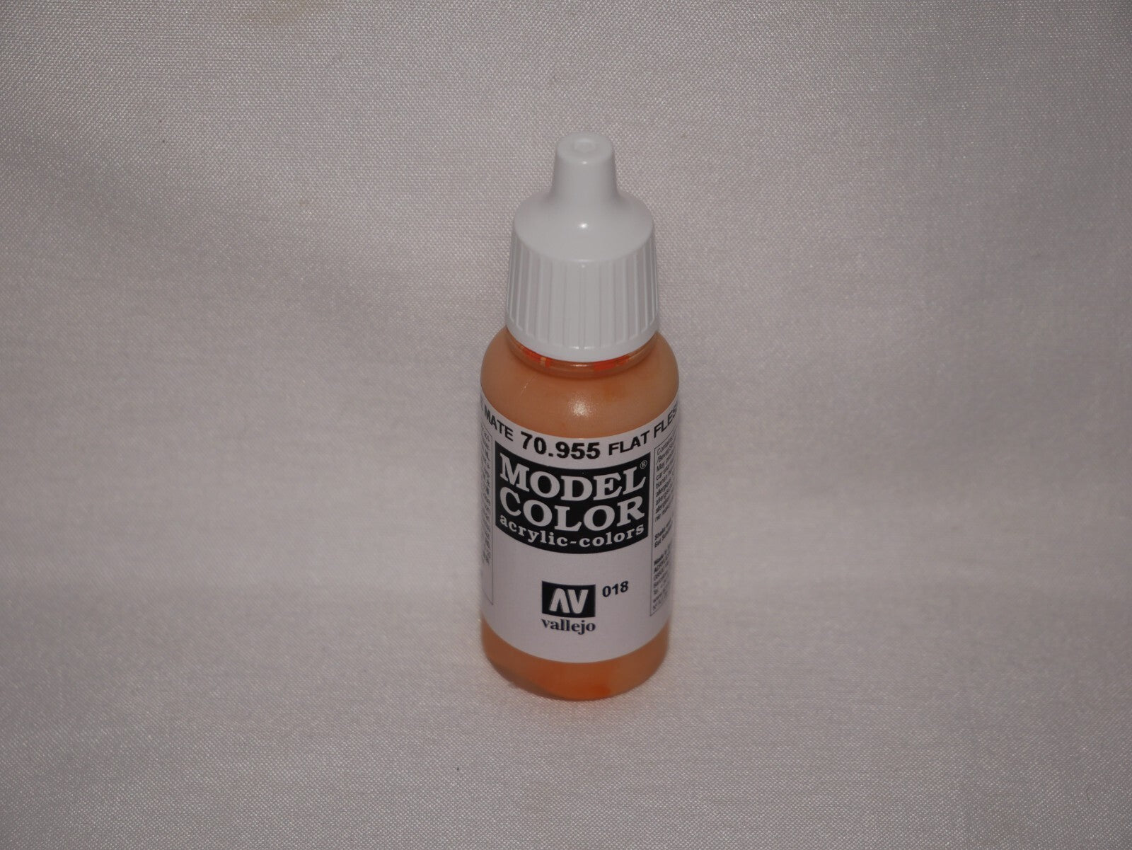 Vallejo Model Color Flat Flesh Acrylic 17ml/0.57 fl oz Dropper Bottle - 70.955
