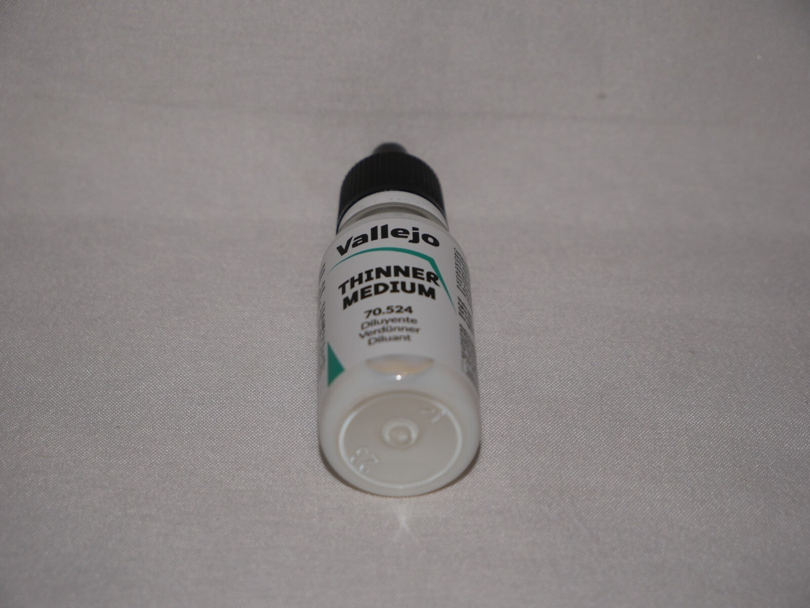 Vallejo Auxiliary Products Thinner Medium 18ml/0.60 fl oz Dropper Bottle 70.524