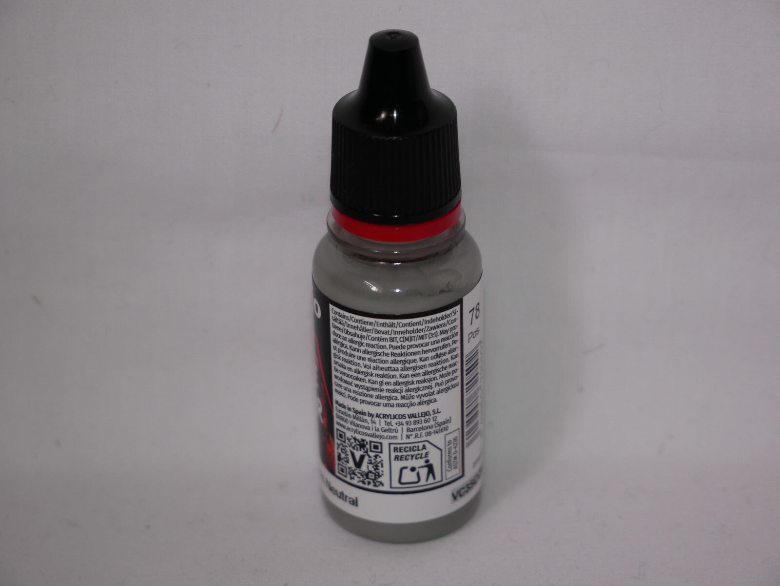 Vallejo Game Color Acrylics Neutral Grey 18ml/0.6 fl oz Dropper Bottle - 72.050