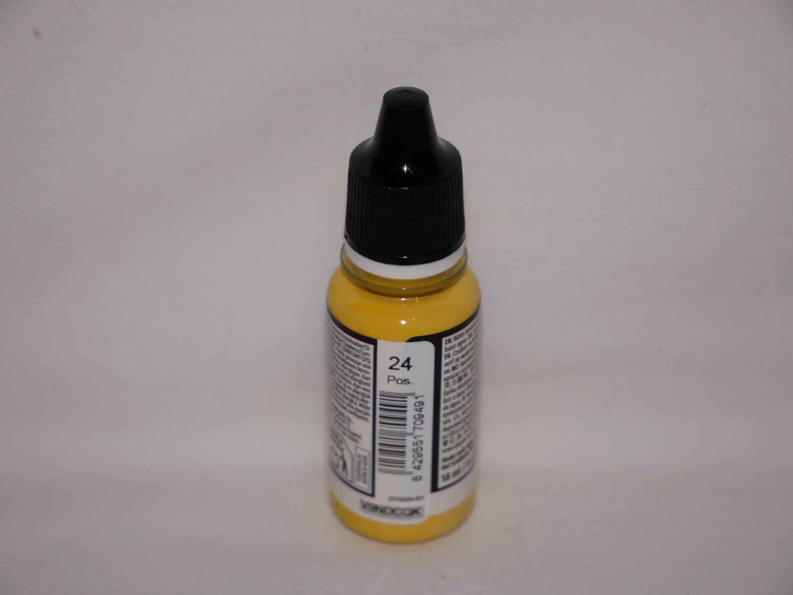 Vallejo Model Color Light Yellow Acrylic 18ml/0.60 fl oz Dropper Bottle - 70.949