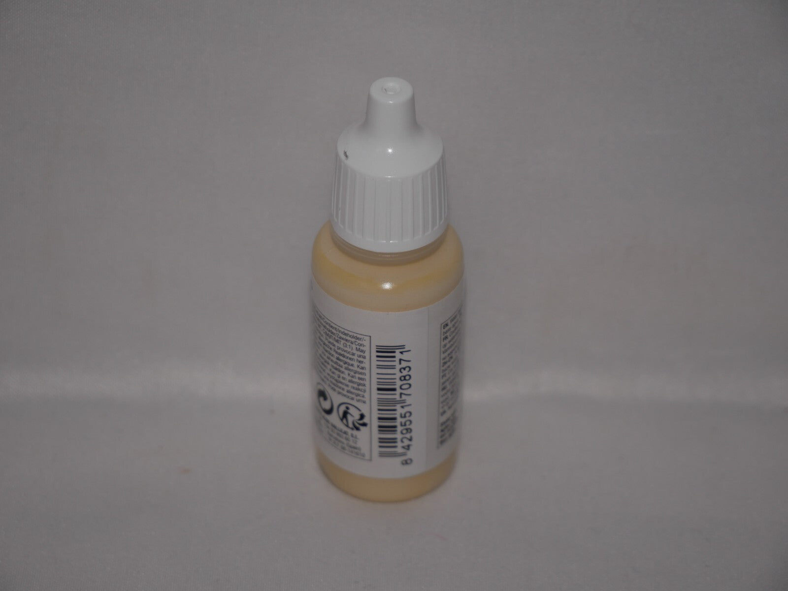 Vallejo Model Color Pale Sand Acrylic 17ml/0.57 fl oz Dropper Bottle - 70.837
