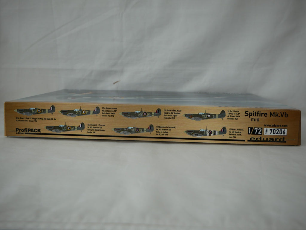 Eduard 1:72 Scale WWII Supermarine Spitfire Mk.Vb Mid ProfiPACK Edition - 70206