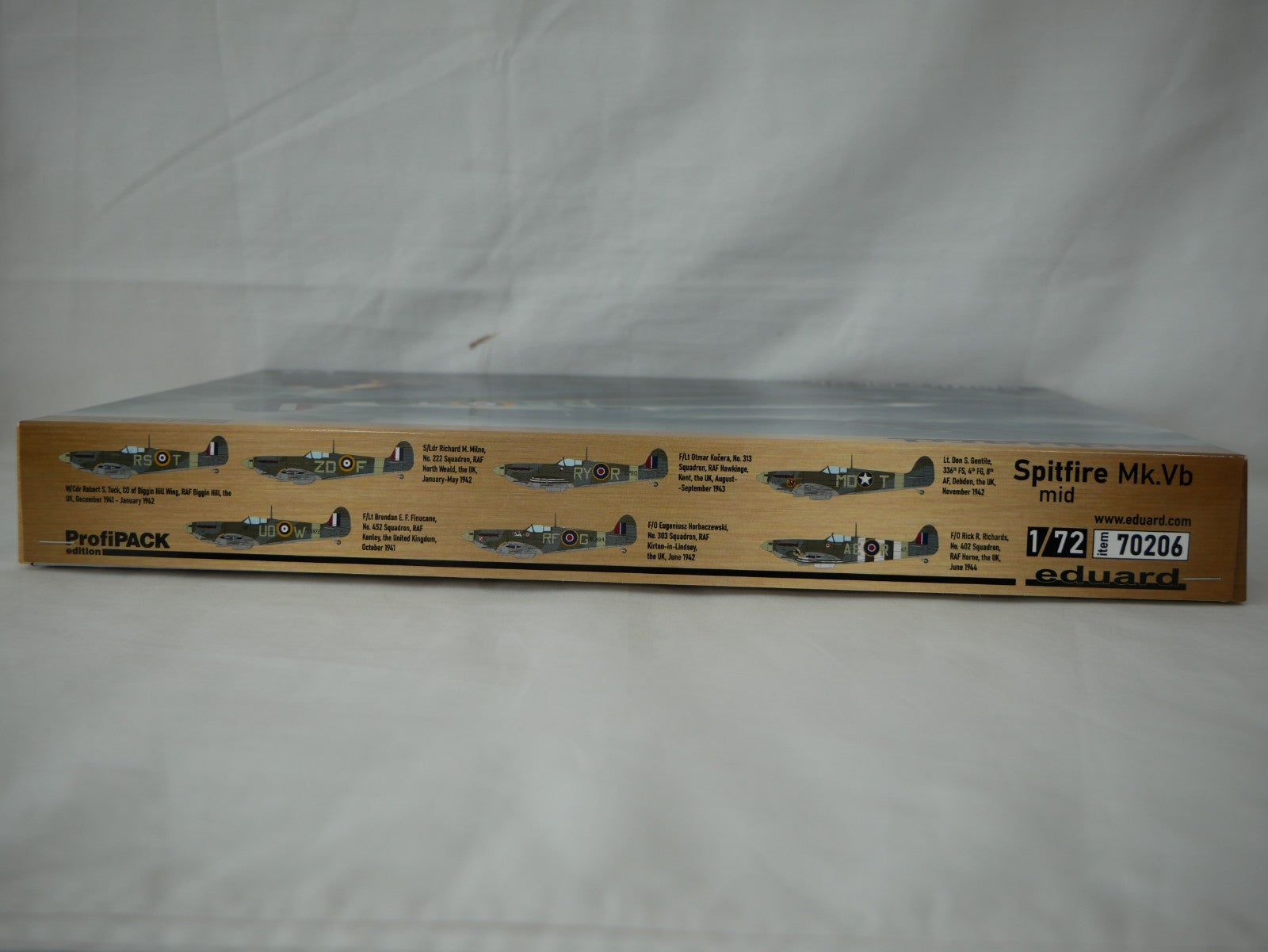 Eduard 1:72 Scale WWII Supermarine Spitfire Mk.Vb Mid ProfiPACK Edition - 70206