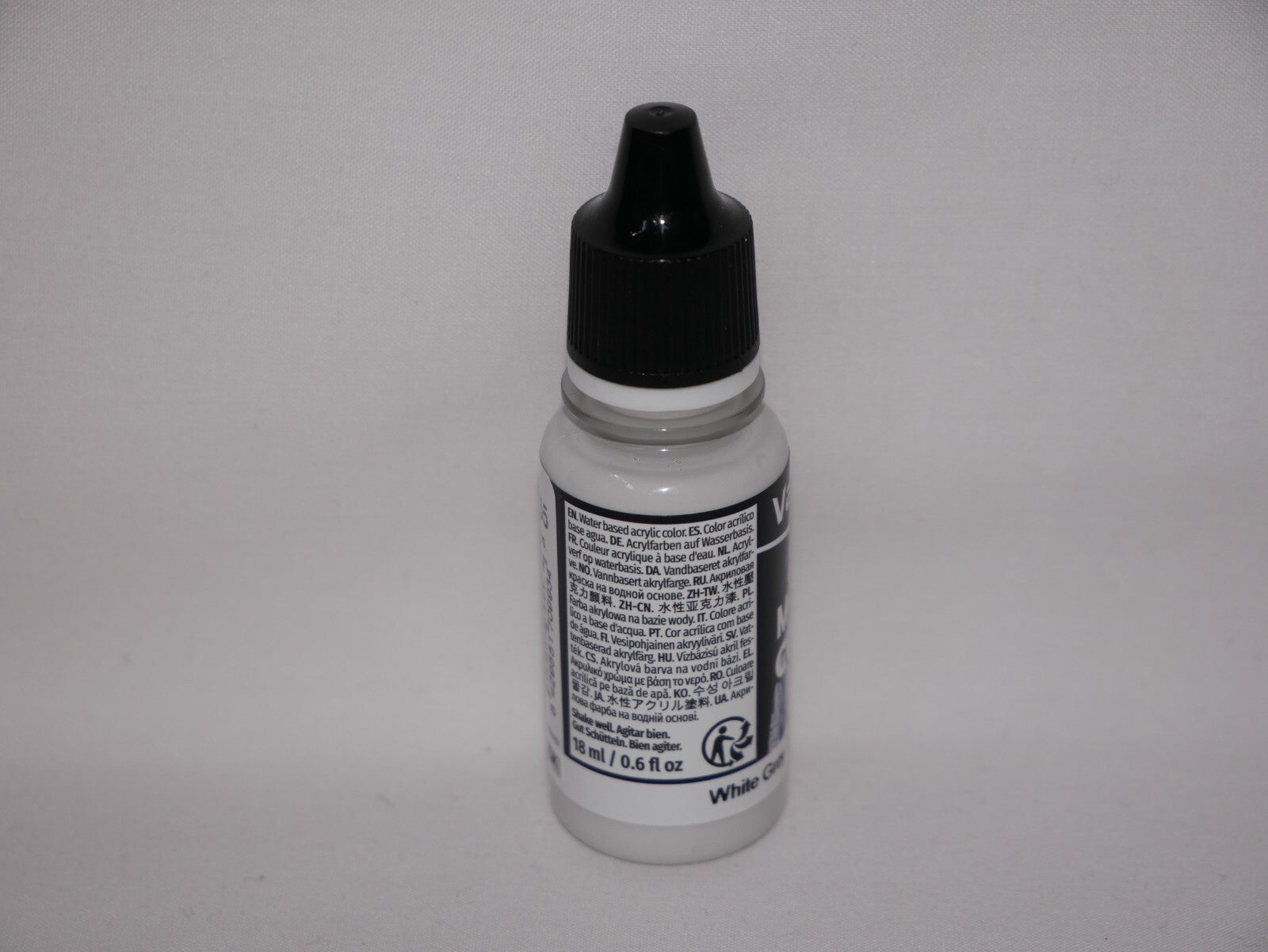 Vallejo Model Color White Grey Acrylic 18ml/0.60 fl oz Dropper Bottle - 70.993