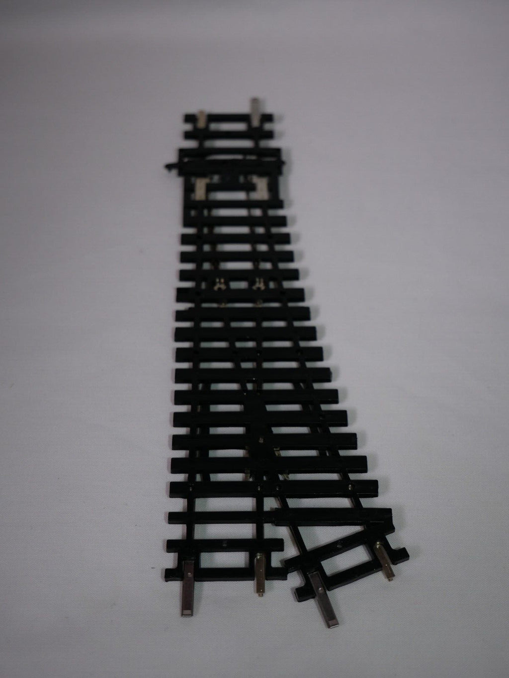 Hornby 1:76 Scale Model Railway Track Single Piece Right Hand Point - R8073